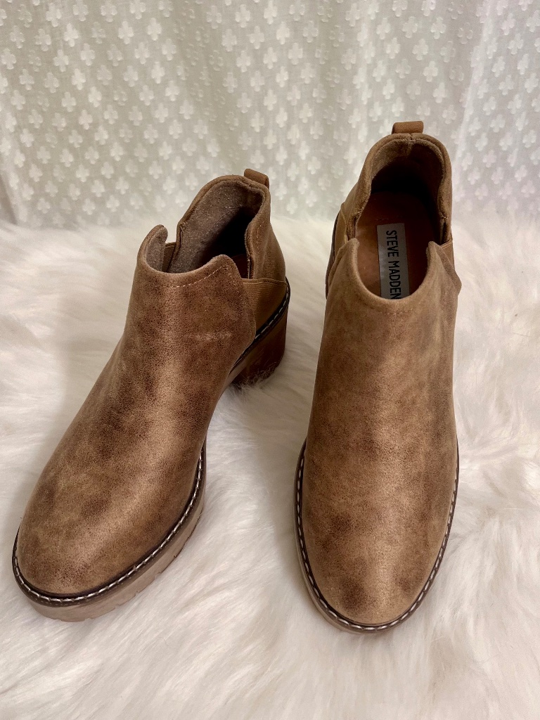 Steve Madden Lorali Tan Chelsea Ankle Boots